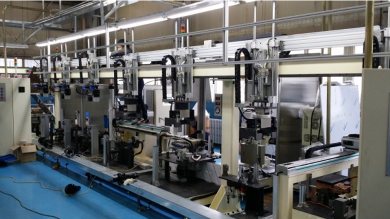 자동차 쇼바 용접 라인