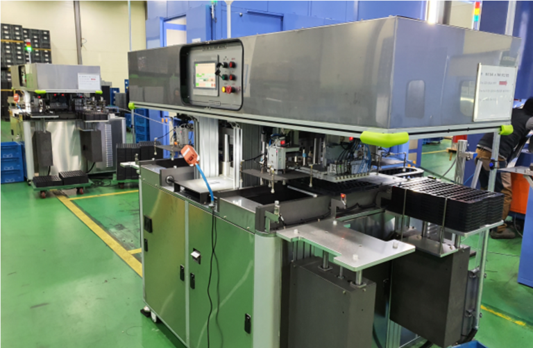 타발 후 자동 트레이 적재