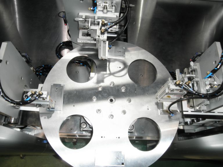 테이프 자동 부착기